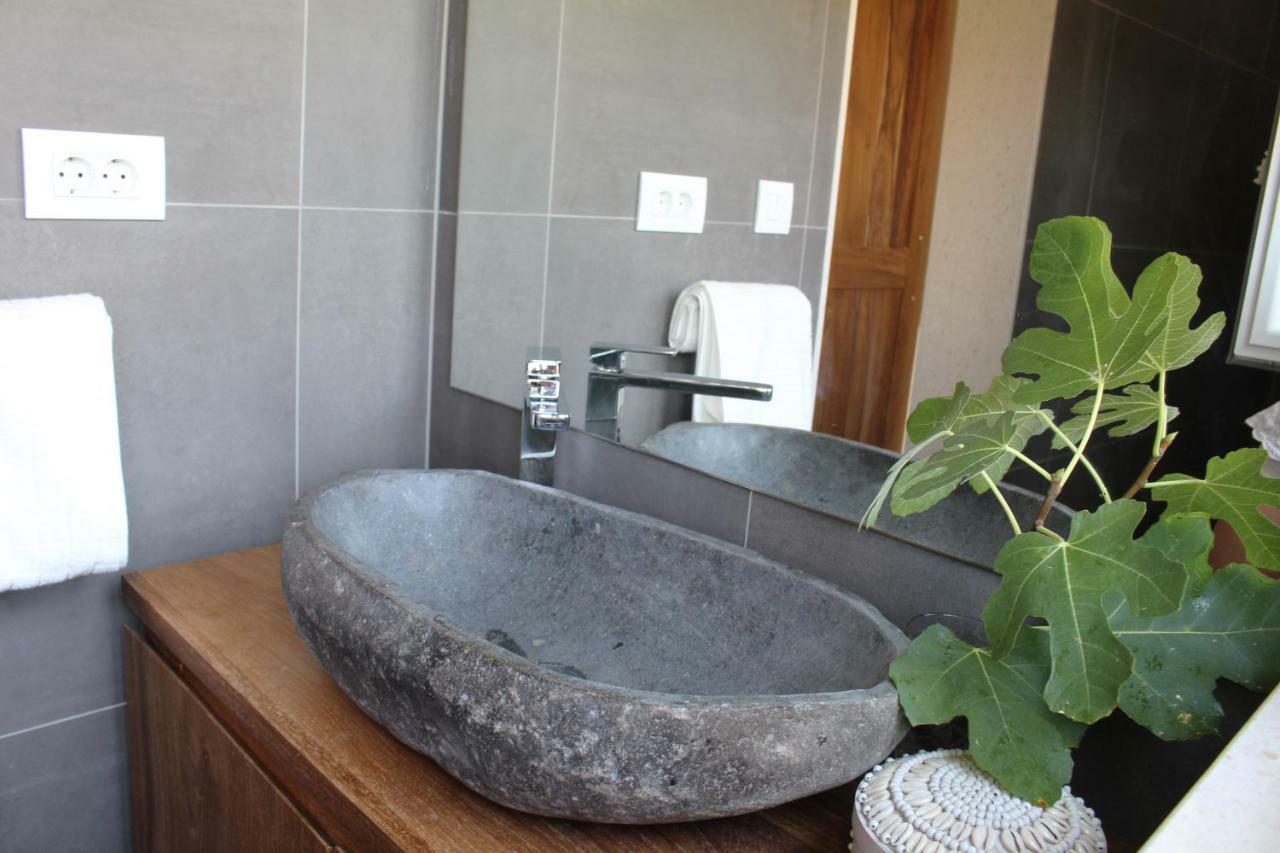 Luxury Family Beach Front Villa - Sunday Beach House 斯拉汀 外观 照片