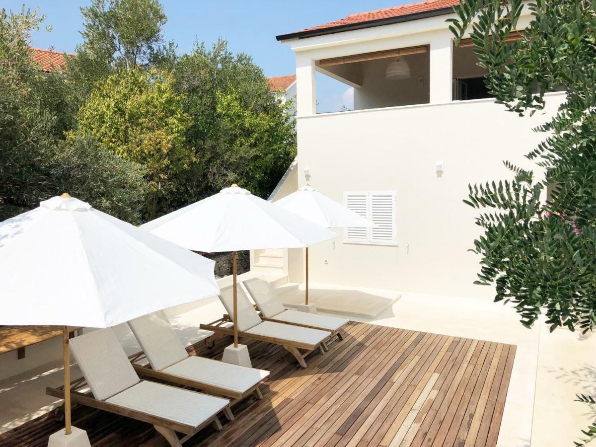Luxury Family Beach Front Villa - Sunday Beach House 斯拉汀 外观 照片