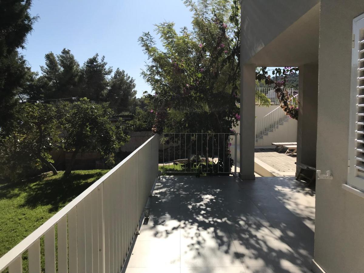 Luxury Family Beach Front Villa - Sunday Beach House 斯拉汀 外观 照片